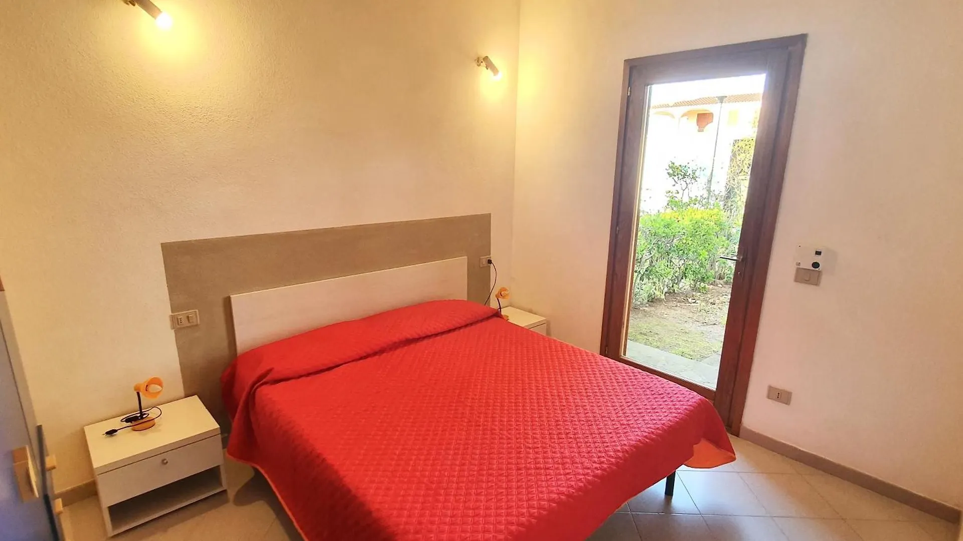 Aparthotel Iss Travel, L'Avru - 700 M From La Cinta Beach San Teodoro